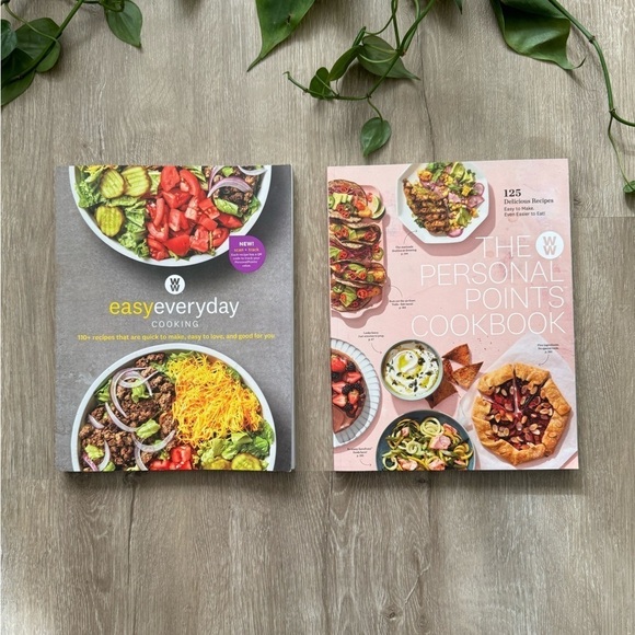 Bundle of 2 Weight Watchers Books: Easy Everyday Cooking & The Personal Points - Picture 1 of 8